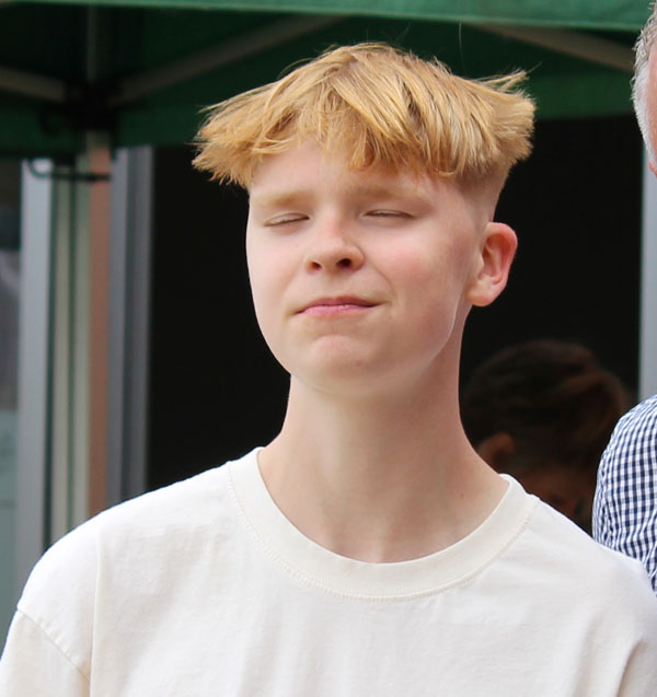 a head and shoulders picture of Oscar